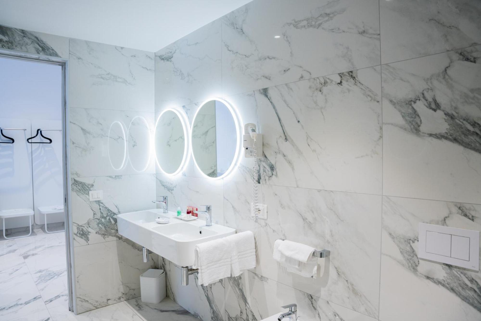 Soul Art Hotel Неаполь Экстерьер фото