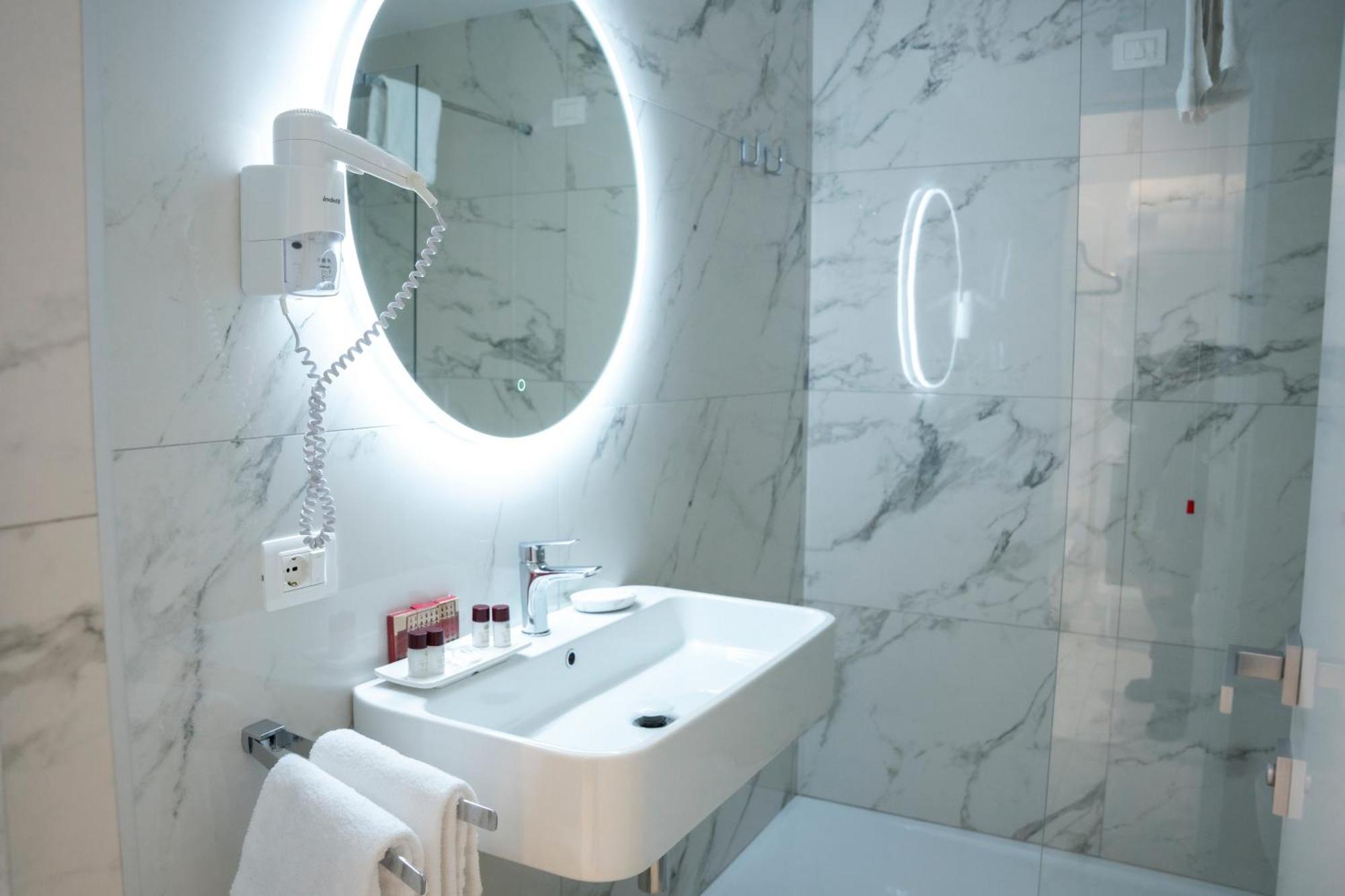 Soul Art Hotel Неаполь Экстерьер фото